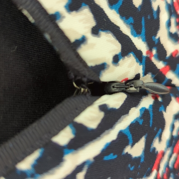 Dex sz XS scuba ikat print dress, navy, pink, white w/pockets - Picture 3 of 8